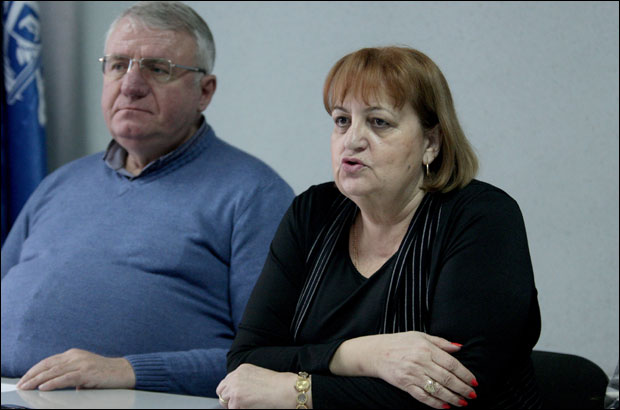 Траже Вјеричину смену